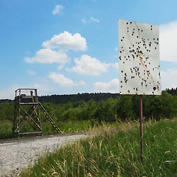 Tragický výbuch v Brdech nastal během další pyrotechnické očisty. Lidé by neměli podceňovat nebezpečí Brd: jsou to hory a navíc stále plné munice..