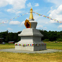 Buddhistická stúpa nedaleko Těnovic